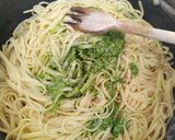 A picture of step 3 of Linguine al Portofino.