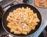 Foto del paso 12 de la receta: Pasta con chorizo, nuez y queso azul
