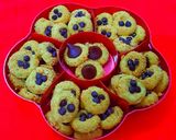 Foto langkah ke 7 dari resep Kukis kacang coklat.