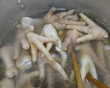 Hình bước làm 1 của món Chân gà rim mắm tỏi
