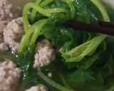 รูปขั้นตอนการทำที่ 2 ของ "แกงจืดผักโขม" Amaranth Soup with Minced Pork🌿🥣