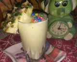 A picture of step 1 of Pineapple shake.