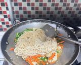Foto langkah ke 3 dari resep Soun Sayur Goreng Baso Mutiara.