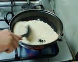 A picture of step 1 of Til chikki.