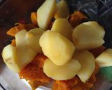 Foto langkah ke 1 dari resep Pumpkin Potato Soup.