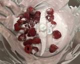 Foto del paso 2 de la receta: Paletas de helado de coco, frambuesas y arándanos keto