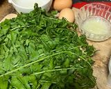 รูปขั้นตอนการทำที่ 1 ของ ยำผักกูดกุ้งสดไข่ดาวพริกแห้ง