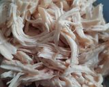 Foto langkah ke 2 dari resep Ayam Suwir Pedas Manis.