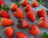 Foto langkah ke 5 dari resep Valentine Strawberry.