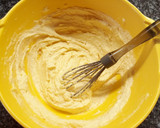 Foto del paso 2 de la receta: Budín de coco y dulce de leche