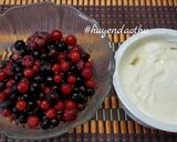 Hình bước làm 1 của món Smothie Bowl with Strawberries and Yoghurt 🍇🍓