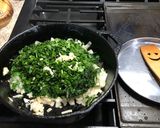 Sajtos/spenótos töltött Karácsonyfa, leveles tésztából recept fázis 2 fotója
