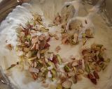 Foto langkah ke 7 dari resep Homemade Nutty Custard Ice Cream.