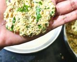 A picture of step 4 of Alasandekalu (chavli) vada.