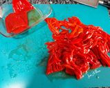 Foto del paso 2 de la receta: Lomos de merluza en salsa de pimiento del Piquillo