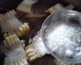 Foto langkah ke 2 dari resep *Bening Sawi Ijo Jagung Tomat*.