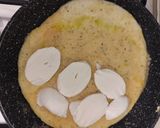 Foto del passaggio 4 della ricetta 109 👩🏻🍳Omelette con Salmone, Mozzarella