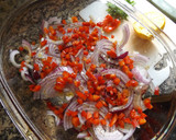 Foto del paso 2 de la receta: Lubinas con cebollas moradas y cebollas blancas dulces