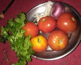 टमाटर हरा धनिया की चटनी (tamatar hara dhaniya ki chutney recipe in Hindi) रेसिपी चरण 1 फोटो