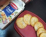 A picture of step 7 of Chatpati papdi.