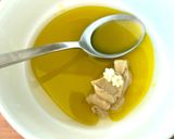 Foto del passaggio 1 della ricetta 239 • Salsa con senape, limone e origano per condire insalata o altro