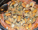 Foto del paso 3 de la receta: Salsa rápida de mejillones para acompañar pastas compradas