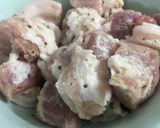Hình bước làm 1 của món Thịt ba rọi chiên giòn