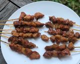 Foto langkah ke 4 dari resep Sate babi bawah pohon.