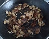 Foto del paso 4 de la receta: Solomillo de cerdo al vino dulce con frutos secos