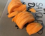 Une image de l'étape 3 de Salade de melon et kiwis au jus de pêches.