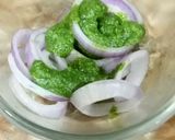 A picture of step 3 of Laccha Pyaaz Salad.