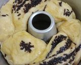 Foto langkah ke 9 dari resep Roti manis/roti kepang isi cokelat/ovennya teflon😁.