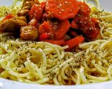 Foto del paso 1 de la receta: GULASH De Pollo,🍝sobre Espaguettis...!