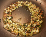 Foto del paso 6 de la receta: Huevos de gallinas silvestres, con ajos y prejil