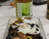 Foto del paso 3 de la receta: Olivas Negras aliñadas con Cebolla, Ajo y Guindilla