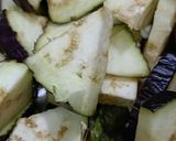 बैंगन आलू की सब्जी (baingan aloo ki sabzi recipe in Hindi) रेसिपी चरण 1 फोटो