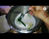 รูปขั้นตอนการทำที่ 1 ของ นาซีเลอมัก (อาหารประจำชาติมาเลเซีย)