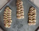Foto langkah ke 7 dari resep Caterpillar Bread.