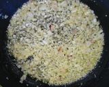 Foto del passaggio 2 della ricetta Risotto cacio,pere e cialda di Parmigiano