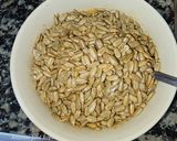 Foto del paso 2 de la receta: Barritas de pipas