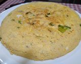 Foto del paso 6 de la receta Tortilla de bacalao y ajos tiernos