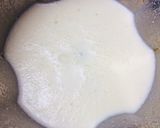 A picture of step 2 of Banana,apple shake.