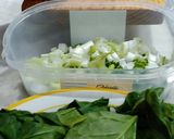 Foto del paso 3 de la receta: Amanida d'espinacs amb dátils i soja