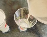 A picture of step 2 of Peanuts Banana Butter smoothie.
