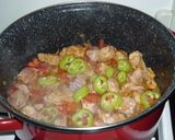 Sertéspörkölt vörösborral recept fázis 5 fotója
