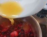 Foto del paso 3 de la receta: Salsa de frutos rojos (para magret de pato o queso brie)