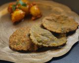 A picture of step 6 of Bajra Methi Poori.