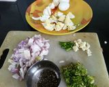 A picture of step 2 of Egg masala.