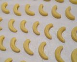 Foto langkah ke 1 dari resep Banana Cookies.