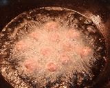 Foto langkah ke 2 dari resep Semur Bola Daging Cincang (Pedas).